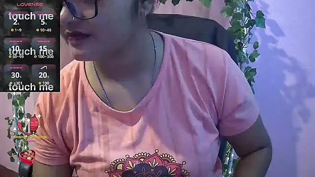 Snapshot of Pari-new chatting on 05-27-26, 04:20 Pari-new online show from 05-27-26, 04:20