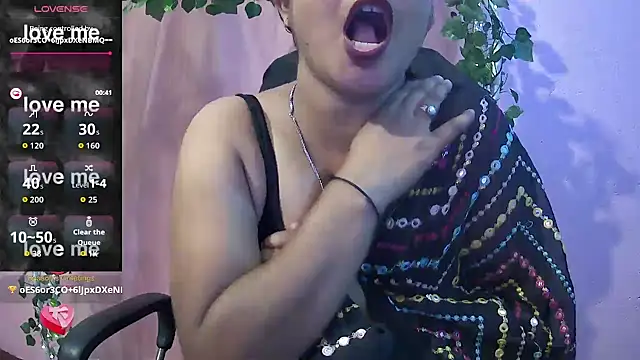 Snapshot of Pari-new chatting on 06-02-26, 04:14 Pari-new online show from 06-02-26, 04:14