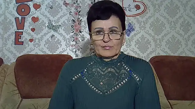 Snapshot of PaulaGolden chatting on 04-25-26, 07:00 PaulaGolden online show from 04-25-26, 07:00