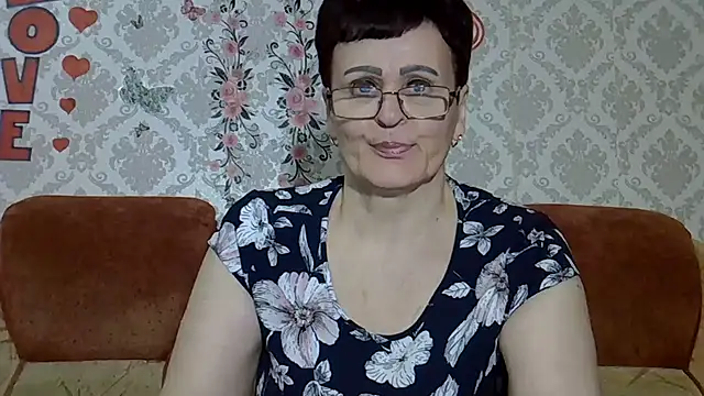 Snapshot of PaulaGolden chatting on 04-27-26, 07:45 PaulaGolden online show from 04-27-26, 07:45