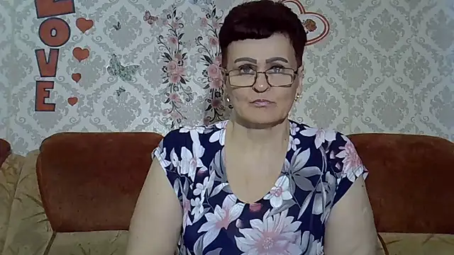 Snapshot of PaulaGolden chatting on 06-03-26, 06:02 PaulaGolden online show from 06-03-26, 06:02