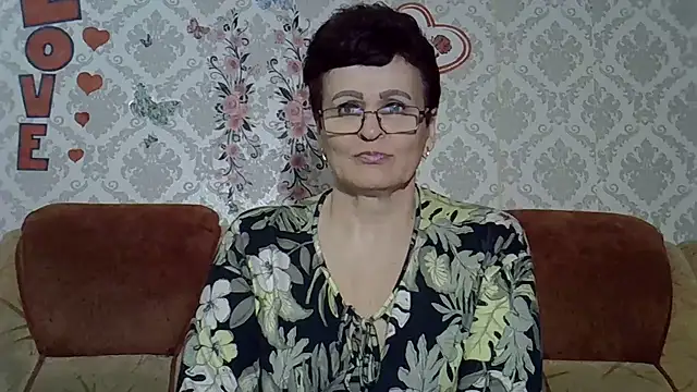 Snapshot of PaulaGolden chatting on 07-26-26, 01:29 PaulaGolden online show from 07-26-26, 01:29