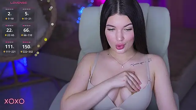 YourLolaBunny online show from 04-11-26, 07:45