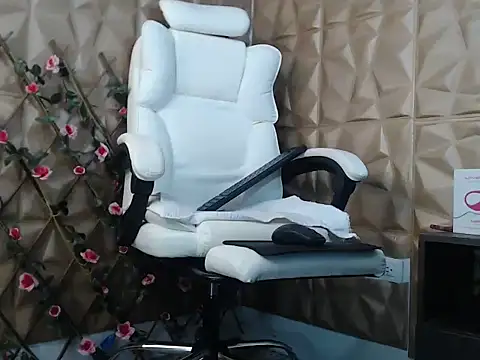 AmiraDulcee online show from 12-27-24, 01:39