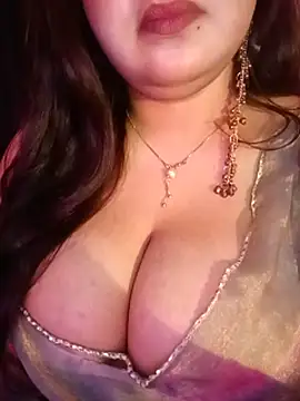 Snapshot of Suhanakhan00 chatting on 07-20-26, 10:39 Suhanakhan00 online show from 07-20-26, 10:39