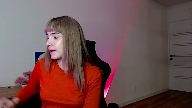 Snapshot of Princess_Shy___ chatting on 03-20-25, 04:53 Princess Shy online show from 03-20-25, 04:53