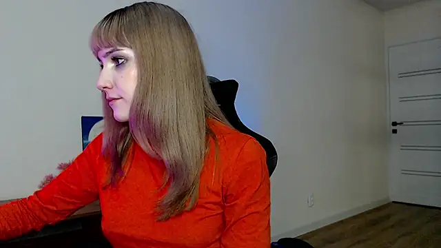 Snapshot of Princess_Shy___ chatting on 03-22-25, 08:15 Princess Shy online show from 03-22-25, 08:15