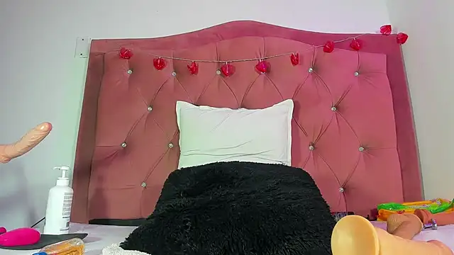 Snapshot of kyliestteel chatting on 02-19-25, 08:22 kyliestteel online show from 02-19-25, 08:22