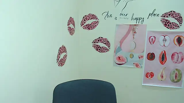 Snapshot of StellaCRL chatting on 02-25-25, 10:26 StellaCRL online show from 02-25-25, 10:26