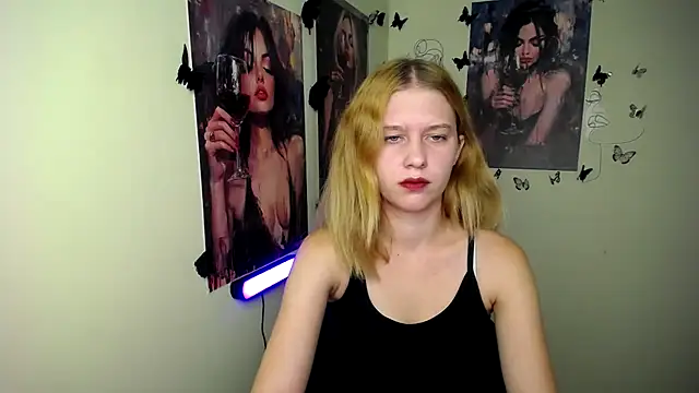 Snapshot of StellaCRL chatting on 10-03-25, 06:05 StellaCRL online show from 10-03-25, 06:05