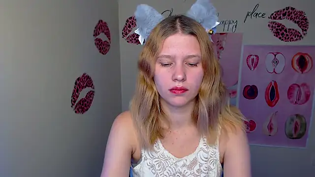 Snapshot of StellaCRL chatting on 11-23-25, 07:24 StellaCRL online show from 11-23-25, 07:24