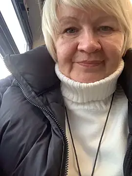 Laura Millf online show from 01-21-25, 12:29