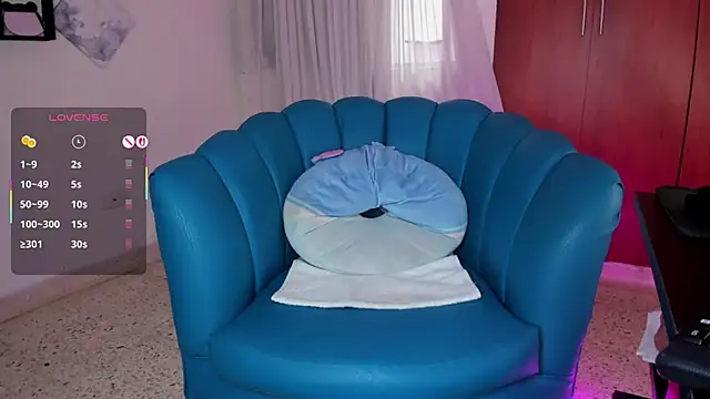 Julie Markk online show from 12-19-25, 08:38