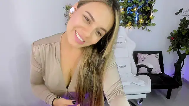 Sara lopez 28 online show from 01-18-25, 02:55