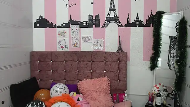 sara caplerx online show from 10-08-25, 01:42