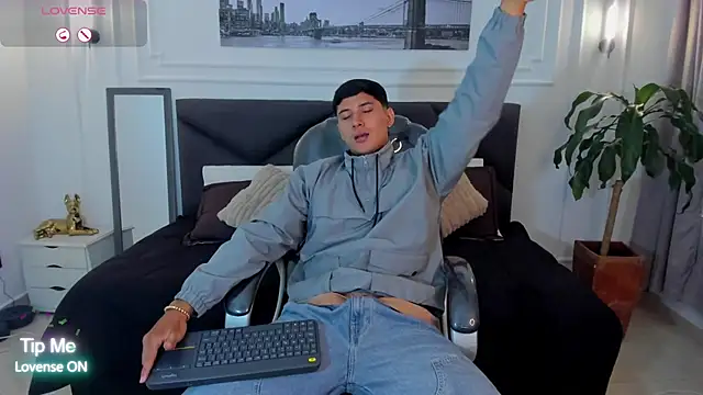 Damian23   online show from 11-05-25, 12:16