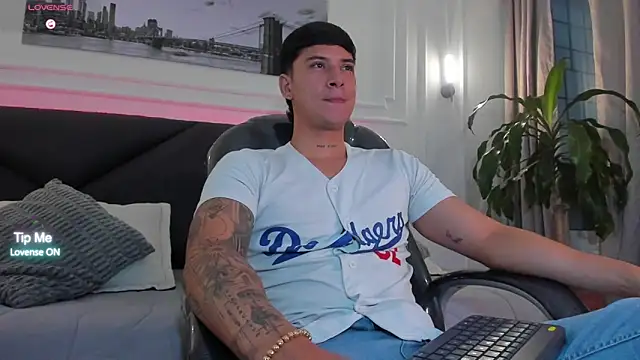 Damian23   online show from 04-08-26, 10:59