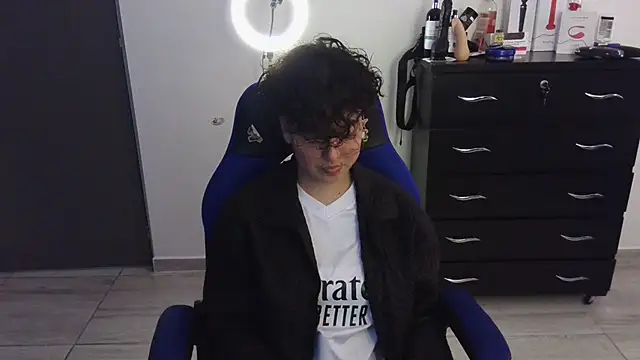 thomascooper7 online show from 02-05-25, 10:12