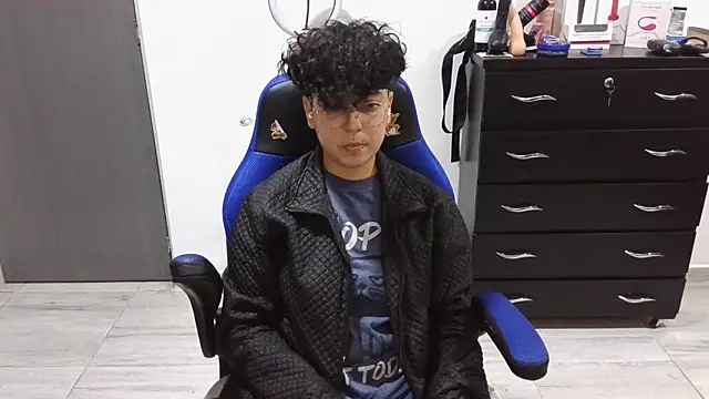 thomascooper7 online show from 02-10-25, 12:19