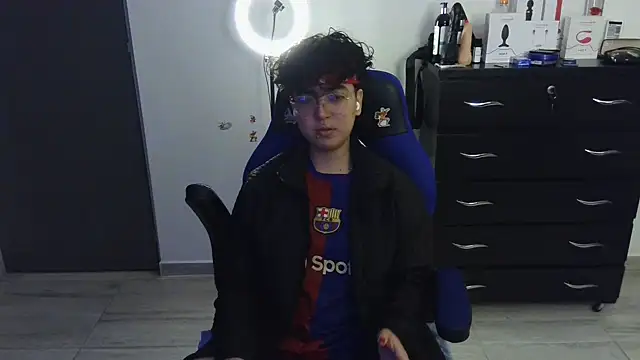 thomascooper7 online show from 02-18-25, 01:32