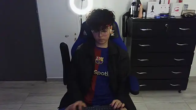 thomascooper7 online show from 02-18-25, 04:37