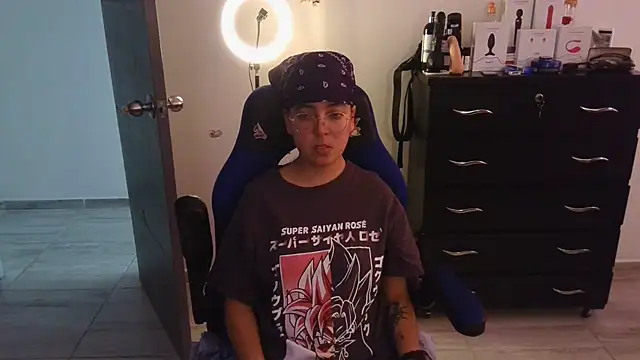 thomascooper7 online show from 02-20-25, 07:52