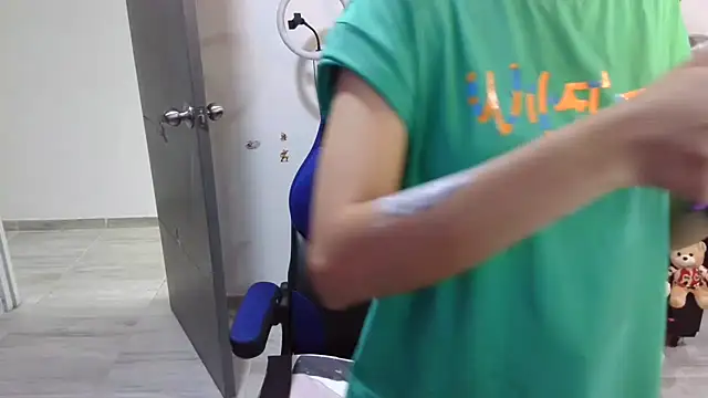 thomascooper7 online show from 09-19-25, 07:03