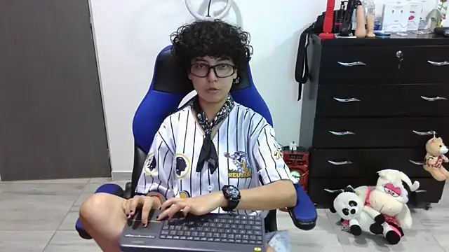 thomascooper7 online show from 03-26-26, 07:41