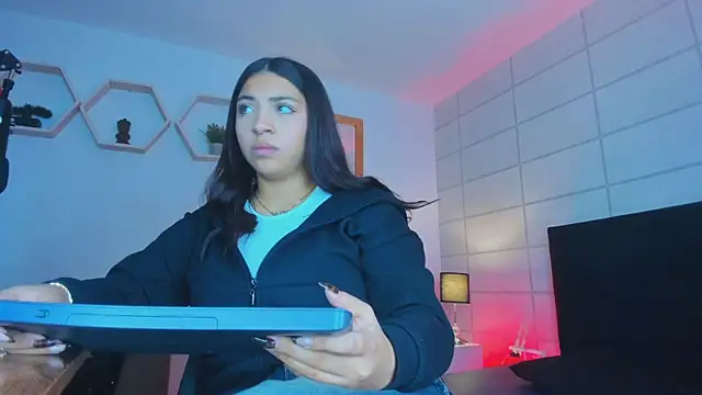 Christine Laam online show from 10-30-25, 12:28