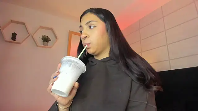 Christine Laam online show from 11-06-25, 12:06