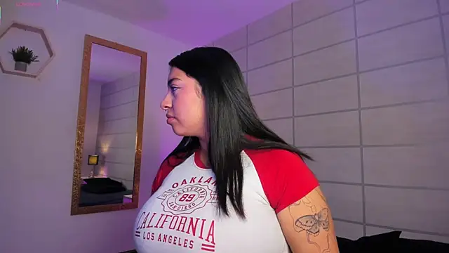 Snapshot of Christine_Laam chatting on 05-15-26, 12:12 Christine Laam online show from 05-15-26, 12:12