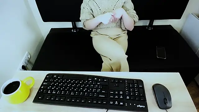 LaimaV  online show from 10-28-25, 08:51