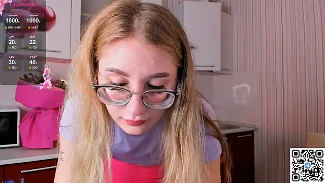 Snapshot of LivyyBossom chatting on 02-04-25, 07:00 LivyyBossom online show from 02-04-25, 07:00