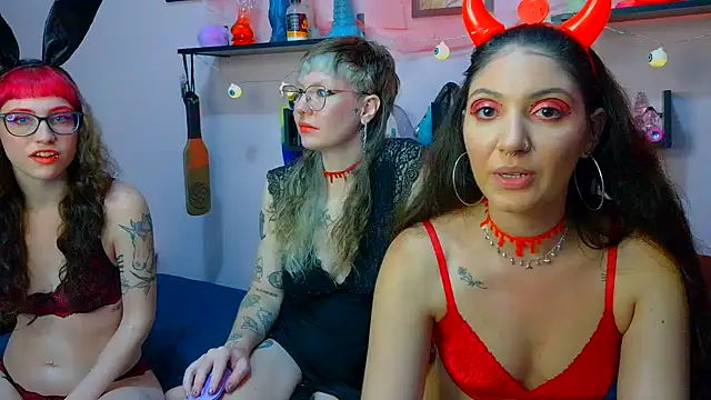 DianaSartori online show from 10-30-25, 03:02