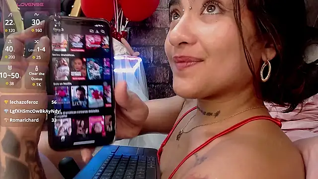 Snapshot of HelenaSwani chatting on 02-28-25, 09:23 HelenaSwani online show from 02-28-25, 09:23