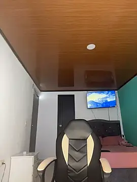 ALANAH KITTY online show from 04-15-26, 07:58