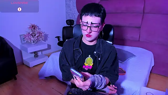 melodybonss  online show from 12-22-24, 10:36