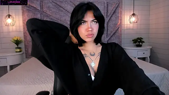 Snapshot of Gianna_foxy chatting on 06-19-26, 02:10 Gianna foxy online show from 06-19-26, 02:10