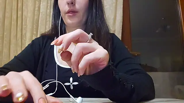 Snapshot of AlejandraDelaney chatting on 12-30-24, 10:12 AlejandraDelaney online show from 12-30-24, 10:12
