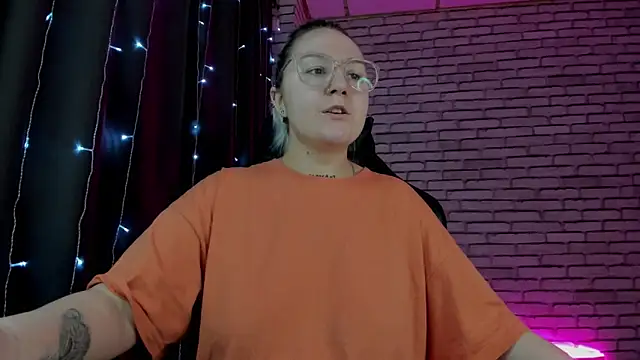 Debbie Taylor online show from 01-04-25, 03:28