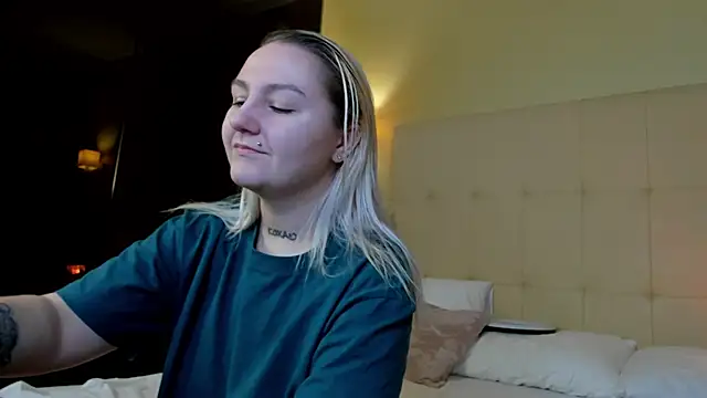 Debbie Taylor online show from 10-17-25, 04:53