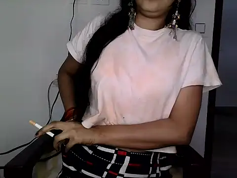 Snapshot of MOSAM_ chatting on 12-21-24, 01:21 MOSAM online show from 12-21-24, 01:21