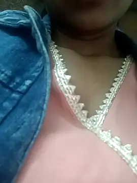 Snapshot of Rajni-Mehra chatting on 02-05-25, 09:04 Rajni-Mehra online show from 02-05-25, 09:04