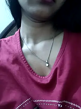 Snapshot of Rajni-Mehra chatting on 02-14-25, 08:37 Rajni-Mehra online show from 02-14-25, 08:37