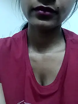 Snapshot of Rajni-Mehra chatting on 02-18-25, 06:04 Rajni-Mehra online show from 02-18-25, 06:04