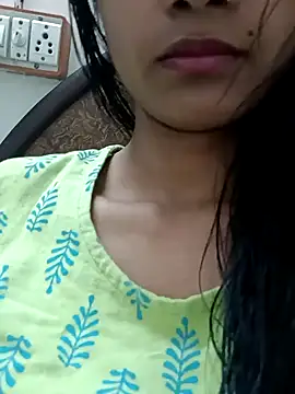Snapshot of Rajni-Mehra chatting on 02-19-25, 09:39 Rajni-Mehra online show from 02-19-25, 09:39