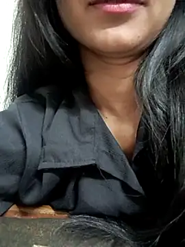 Snapshot of Rajni-Mehra chatting on 02-24-25, 05:43 Rajni-Mehra online show from 02-24-25, 05:43