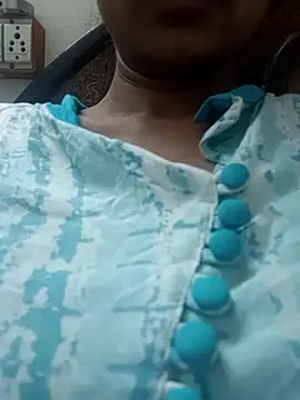 Snapshot of Rajni-Mehra chatting on 03-17-25, 03:14 Rajni-Mehra online show from 03-17-25, 03:14