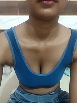 Snapshot of Rajni-Mehra chatting on 09-16-25, 05:52 Rajni-Mehra online show from 09-16-25, 05:52