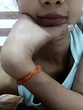 Snapshot of Rajni-Mehra chatting on 09-30-25, 06:51 Rajni-Mehra online show from 09-30-25, 06:51